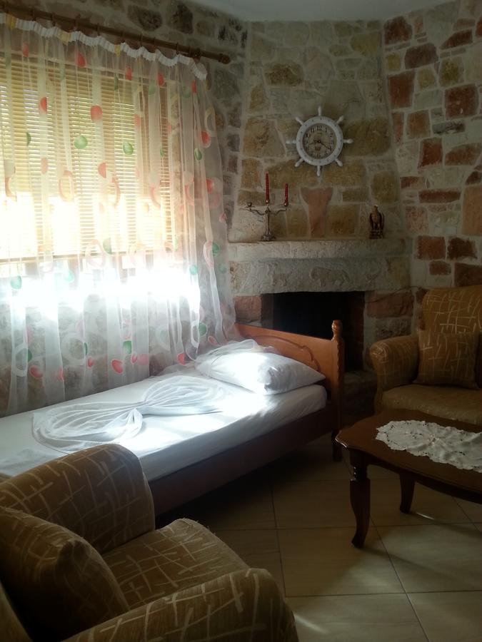 Altin Skrapari Guesthouse คซามิล ภายนอก รูปภาพ